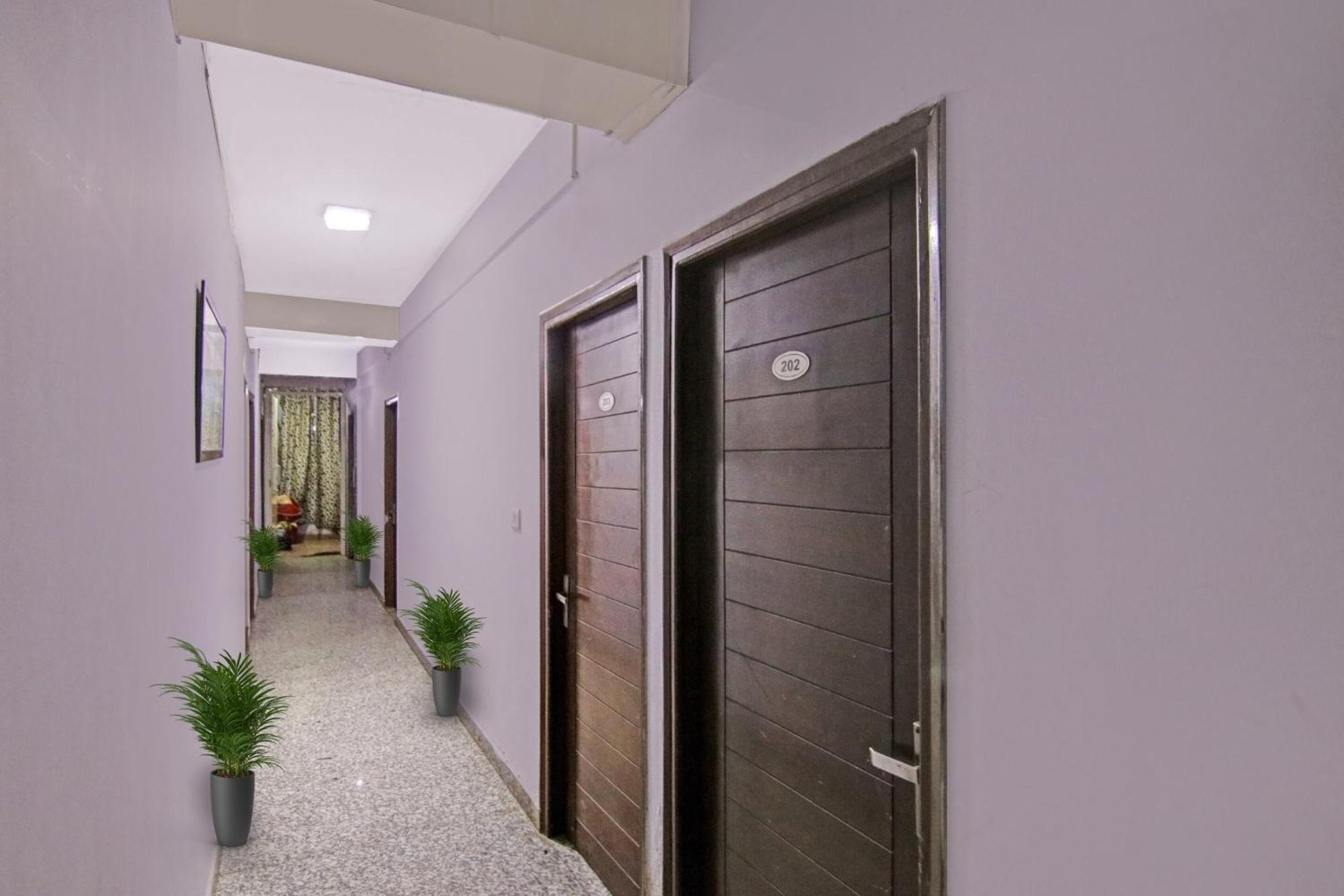ניו דלהי Hotel O Flagship Hotel Metro Star Near Lotus Temple מראה חיצוני תמונה